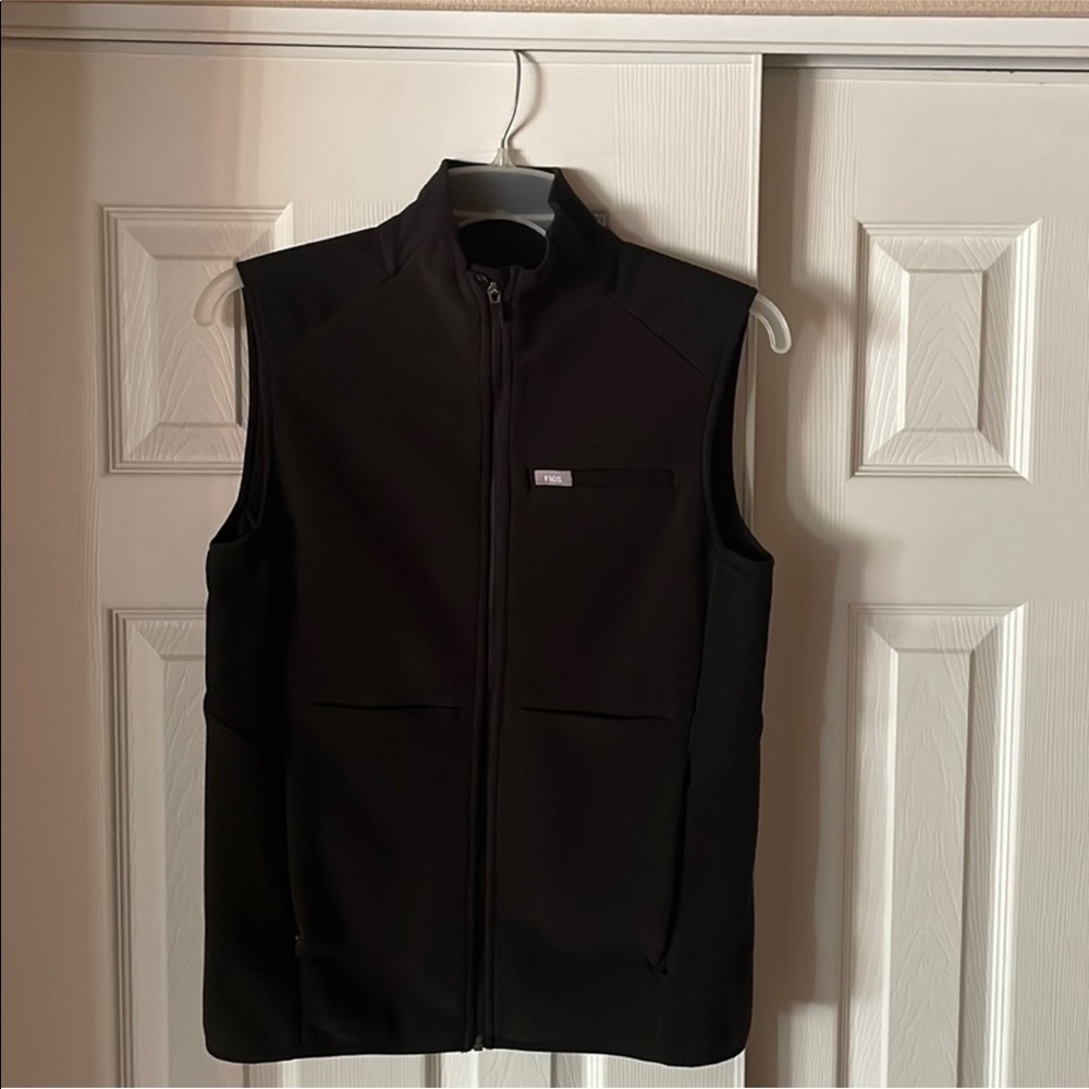 Figs On Shift Black Fleece Vest - Size Small